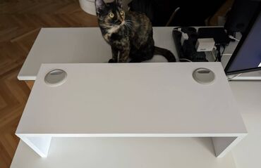 tabure sa odlaganjem: -Postolje za monitor se izradjuje od Univera debljine 18mm u beli