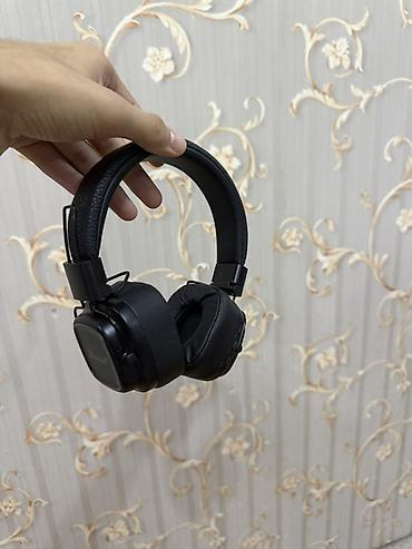 computer monitor: Bluetooth qulaqlıq – qara rəng, over‑ear dizayn - Model: Monitor IV — 2