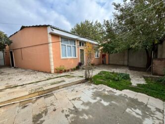 Həyət evləri və villaların satışı: 8-ci kilometr 4 otaqlı, 100 kv. m, Kredit var, Orta təmir — 7