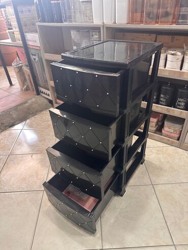 Dolablar: Yeni, 4 qapılı — 4