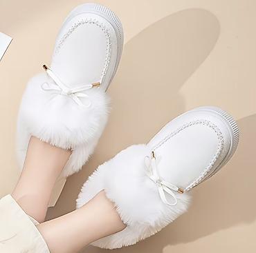 Ağ rəngdə qadın loafers tipli isti ayaqqabı yenidir 36 ölçü lalafo.az -da Ağ rəngdə qadın loafers tipli isti ayaqqabı yenidir 36 ölçü