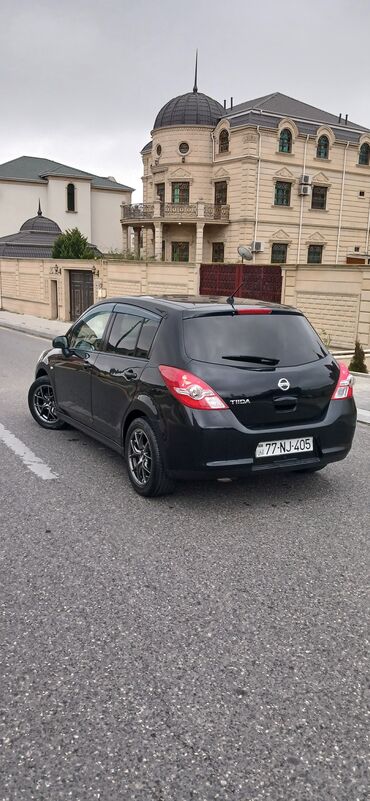 Nissan: Nissan Tiida: 1.5 l | 2011 il Hetçbek