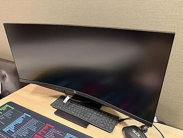 Мониторы: HP qövsvari ultrageniş monitor - Ölçü: təxmini 34" ultrageniş — 3