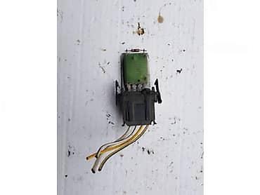 7 stapova: REOSTAT VENTILATORA ZA VOLKSWAGEN POLO OD 1996. DO 2002. GOD. | — 6