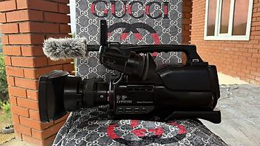 ses yazan cihaz: Sony HXR-MC2000 peşəkar videokamera Xüsusiyyətlər: - G seriyalı lens — 1