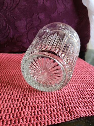 Kompleti posuđa: Kibla nova za led presovano cesko staklo. 70,80te. Visina sa na lalafo.rs — 11 Kompleti posuđa: Kibla nova za led presovano cesko staklo. 70,80te. Visina sa — 11