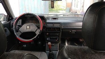 мзда 323: Mazda 323: 1989 г., 1.5 л, Механика, Бензин, Универсал