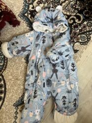 детские вещи от 0 до 1: Детский комбенизон Отдам за 500 сом Можно одеть до года Зимний