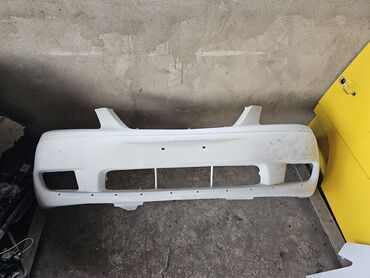 белая mazda: Передний Бампер Mazda 2000 г., Б/у, цвет - Белый, Оригинал