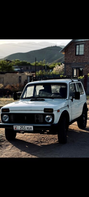 ВАЗ (ЛАДА): ВАЗ (ЛАДА) 4x4 Нива: 1988 г., 1.6 л, Механика, Бензин, Внедорожник
