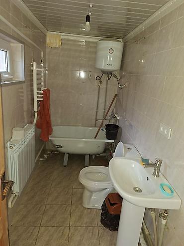 Продажа коттеджей и домов: Продаётся дом с участком. Описание объекта: - Жилой дом с мансардой — 6