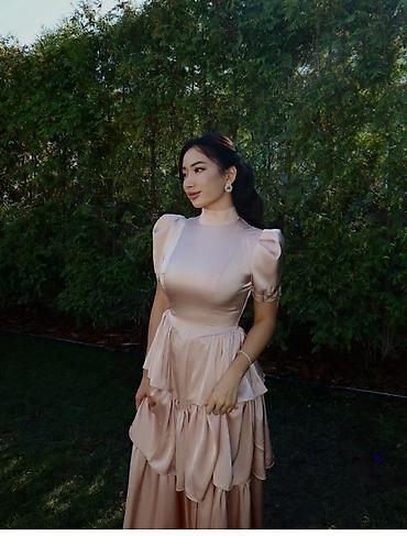 Вечерние платья: Вечернее платье, Коктейльное, Длинная модель, Атлас, С рукавами, Камни, Все размеры — 5