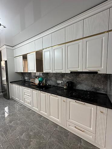 Продажа коттеджей и домов: 7 комнат, 180 м², 4 соток, Бишкек, Ак-Ордо 2 ж/м Риэлтор — 10