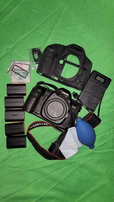 хочу купить фотоаппарат canon: Canon 5d mark 2, нормальное состояние, не дорого, просто лежит. Что