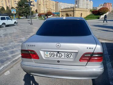 Mercedes-Benz: Mercedes-Benz 220: 2.2 l | 2000 il Sedan — 11