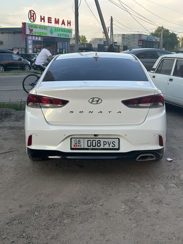 горить: Hyundai Sonata: 2017 г., 2 л, Автомат, Газ, Седан