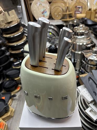 Наборы посуды: Smeg — стильная посуда и аксессуары для кухни Сейчас доступны: - — 7