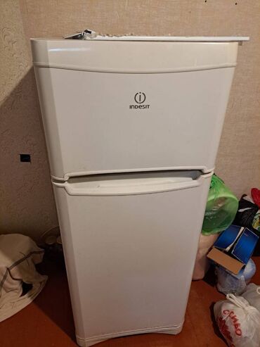 Soyuducular: 2 qapılı Indesit Soyuducu Satılır, rəng - Ağ, Dolab içi