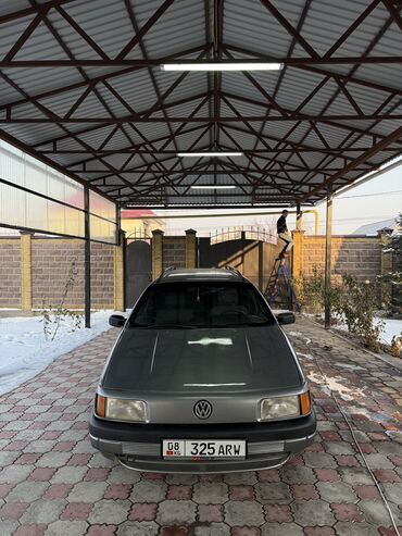 Volkswagen: Volkswagen Passat: 1992 г., 1.8 л, Механика, Бензин, Универсал