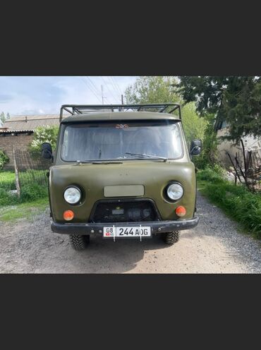 лак на авто: Продается УАЗ 3303 в кузове пикап. Автомобиль окрашен в оливковый цвет