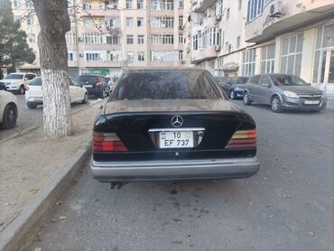 Mercedes-Benz: Mercedes-Benz 250: 2.5 l | 1993 il Sedan — 2