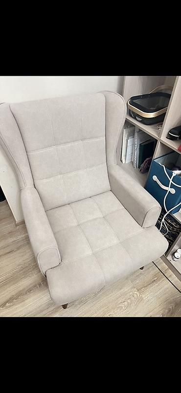 Кресла: Кресло с высокой спинкой в стиле wingback. Особенности: -состояние — 3