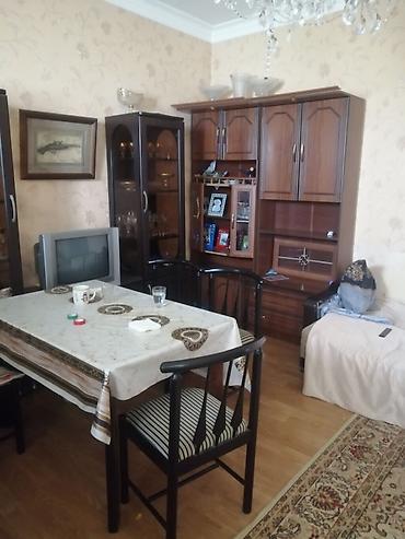 Otaqların satışı: Ev satılır Təsvir:4/4 balkonlar baglidi cəmi bir qonşu var - Yataq — 25
