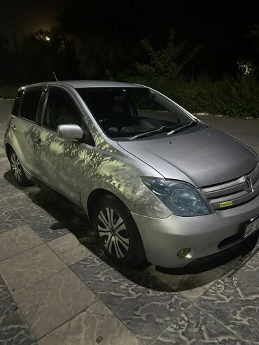 тайота сера: Toyota ist: 2002 г., 1.5 л, Автомат, Бензин, Седан