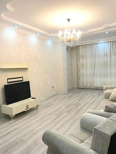 сдам гараж: 🚇 Ünvan: Əhmədli 💰 Qiymət: Adambaşına 170 AZN 🚪 Növ: Otaq yoldaşı — 6