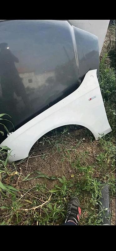 magneti prodaja: AUDI A4 B8 LEVO KRILO BELA BOJA | audi vw delovi 06******** — 2