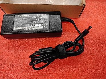 toshiba notebook adapter: Original Toshiba noutbuk adapter 19V 3.95A - 90 W Yenidir. Qiymət — 3
