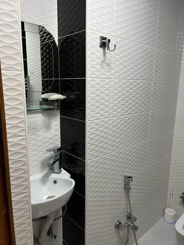 Uzunmüddətli kirayə mənzillər: 2otaqlı mənzil – rahat planlama və zövqlü interyer - Geniş qonaq — 3