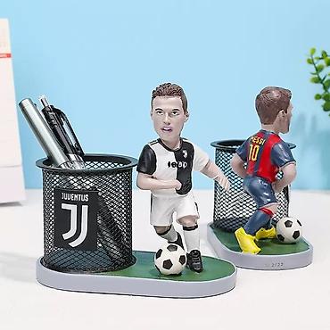 suviner pullar: Futbolcu qələm qabları və suvenir. Boyuk tek Ronaldo keramika 50 — 1
