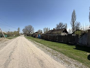 Продажа коттеджей и домов: Продается дом. г.Кара-Балта(в с.Вознесеновка). Дом состоит из — 19