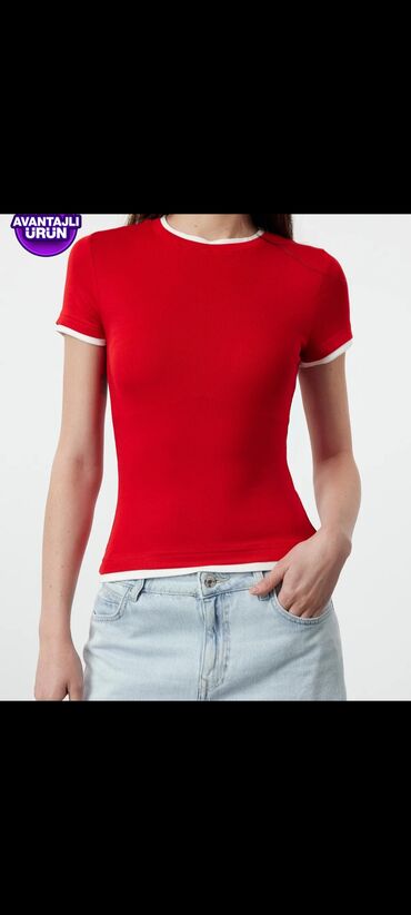 Футболки: Qadın T-shirt - Rəng: Parlaq qırmızı - Dizayn: Klassik, dar kəsim;
