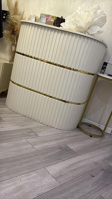 mdf material: Resepsion stolu – membranla yığılıb. Klomkası (qol–tutacağı) — 1
