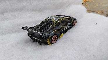 mini gt: Коллекционная модель спортивного автомобиля открываются все двери — 2
