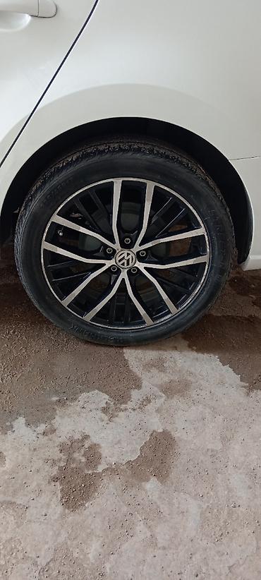 volkswagen polo 1: R17 volkswagen polo diskləri. 5 bolt 100mm-lik. Çatı, qırığı və — 4