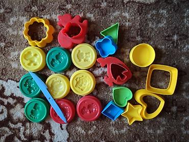 Игрушки: Чемоданчик медика-50 сом, динозавры - 50 сом, игра рыбки, нет — 7