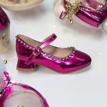 circus obuca: Size - 36
