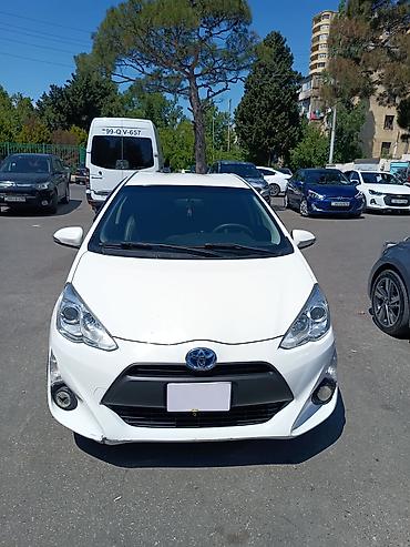 Toyota Aqua: 1.5 l | Hetçbek lalafo.az -da Toyota Aqua: 1.5 l | Hetçbek