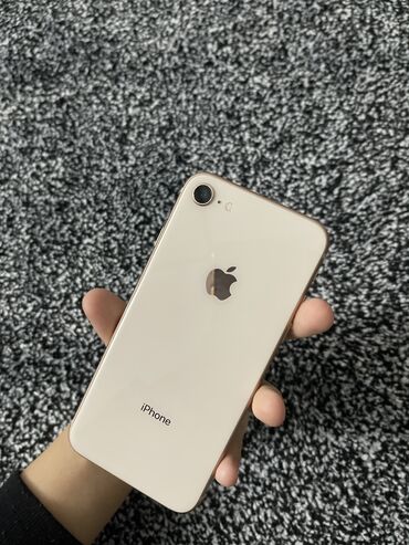 apple 8: IPhone 8, Б/у, 64 ГБ, Золотой, 80 %