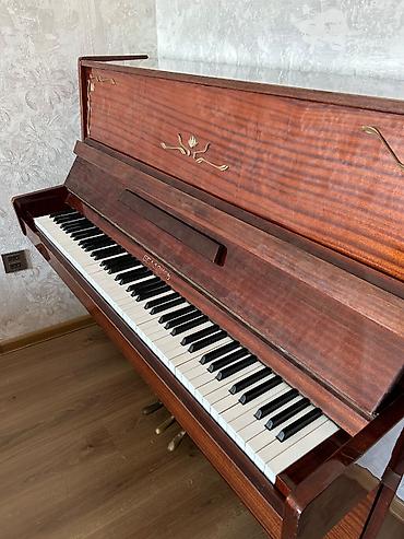 пианино в баку: Piano.Belarus.3 pedal.Yaxşı veziyetde.Maraqlananlar burda yox nömre — 3