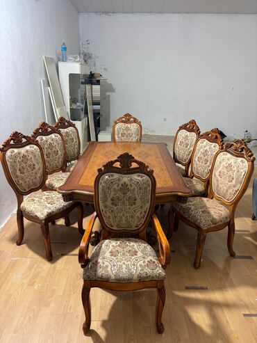 Otaq bitkiləri: Malaziya masa dəsti. 550azn. 8 stulla. ideal vəziyyətdə.Ünvan