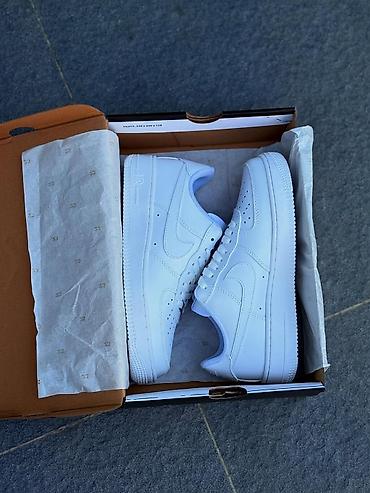 красный речка: Мужские кроссовки, 40, 40.5, 41, Air Jordan, Новый, цвет - Белый, Самовывоз, Бесплатная доставка, Платная доставка — 3