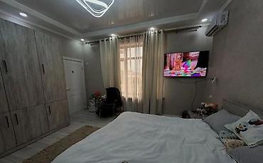 Продажа коттеджей и домов: Срочно продается двухэтажный дом с участком 5 соток, фактически 6, ж/м — 10