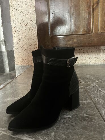 обувь больших размеров бишкек: Ботинки, 39, Missoni, Б/у, цвет - Черный, Самовывоз