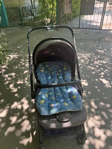 купить колесо обозрения бу: Коляска серого цвета, всё работает