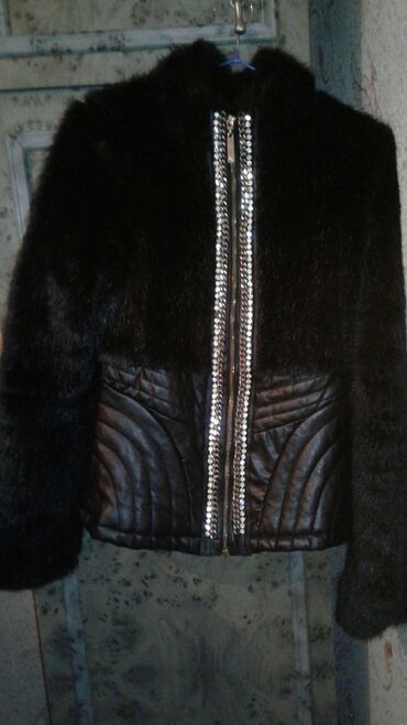 мужское пальто зимнее: Продаю очень теплую и красивую шубку на теле классно смотрится