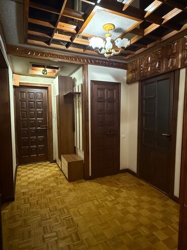 снять квартиру в заре: 3 комнаты, 75 м², Индивидуалка, 4 этаж, Старый ремонт